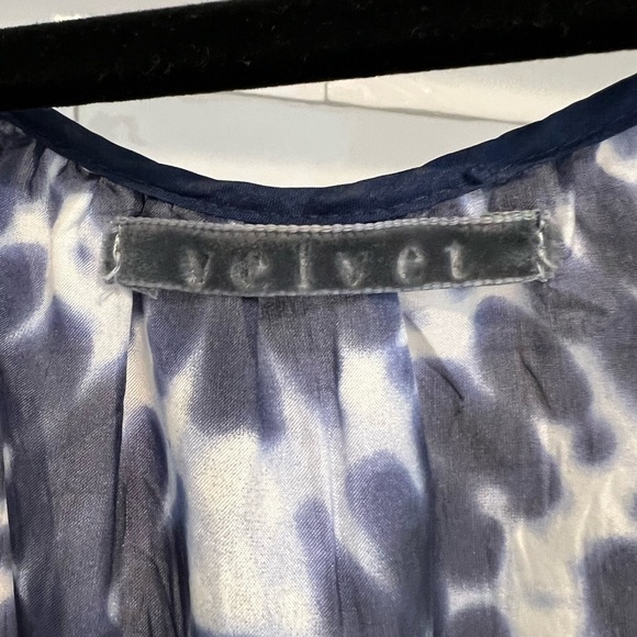Velvet by Graham and Spencer 100% Silk Tie Dye Boho Peasant Blouse. Size Small. - Picture 5 of 11